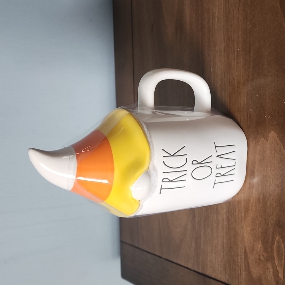 - BNWT Rae Dunn Trick or Treat gnome mug with lid